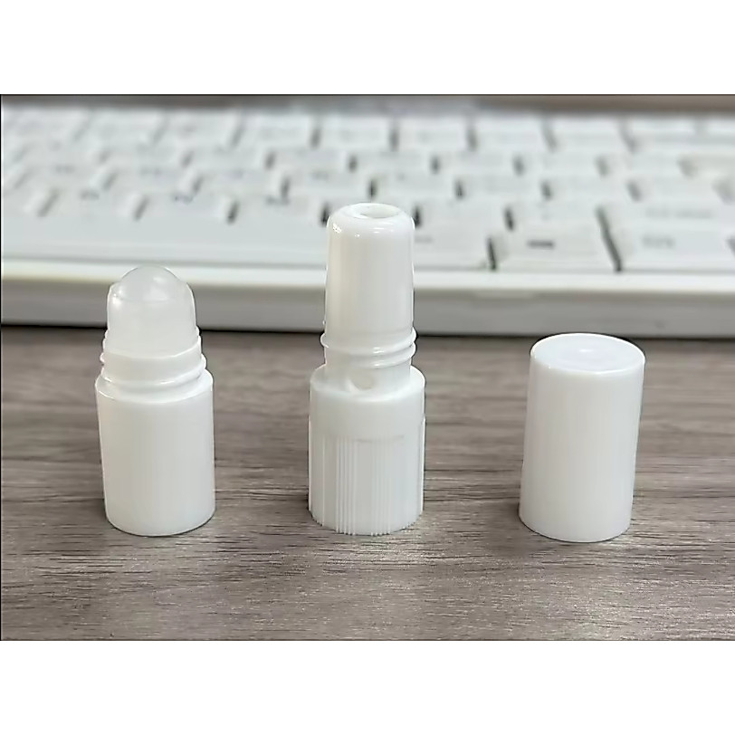 หลอดยาดม หลอดเปล่า ยังไม่มีน้ำมันหอมระเหย หลอด 2in1 ด้านล่างเป็นลูกกลิ้ง หลอดสีขาวล้วน มีไส้ให้