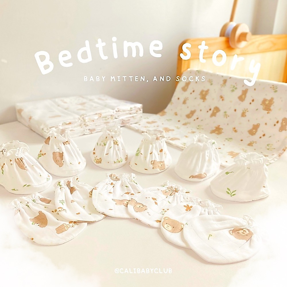 Cali ถุงมือถุงเท้า 0-3 เดือน *Bedtime Story🧸 ผ้าสาลูคอตตอนทอตาราง *ป้าย Cali baby