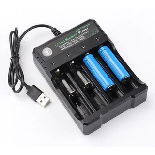18650 แบตเตอรี่เครื่องชาร์จสีดํา 4 ช่อง AC 110V 220V Dual สําหรับ 18650 ชาร์จ 3.7V แบตเตอรี่ลิเธียมแบบชาร์จไฟได้ 4 พอร์ต