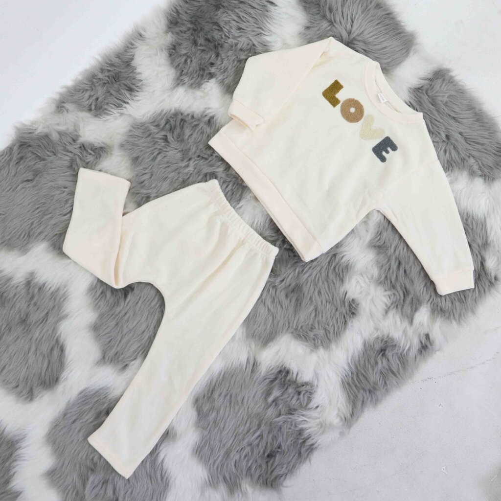 ชุดเด็กแขนยาวLOVE สีขาวL 100 ซม. (2Y-3Y) RB230904-24B(L)