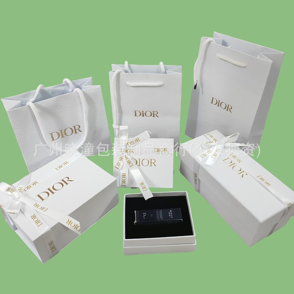 Di Home Gilding นูนลิปสติก 999 กล่องน้ําหอมกล่องพลิกกล่องของขวัญกระเป๋าถือประณีต [Y]