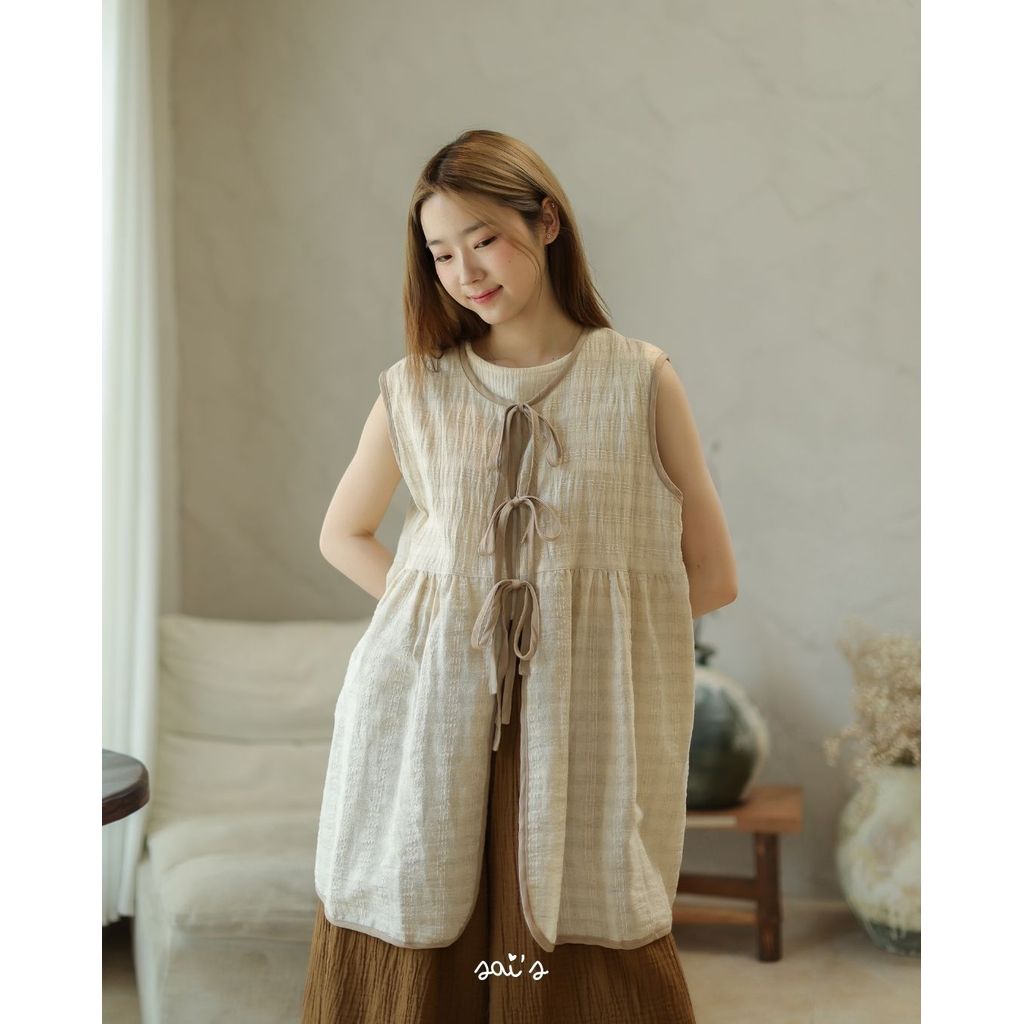 คาราเมล - เสื้อกั๊กตัวยาวโบว์หน้าสีกากี (ผ้าฝ้ายญี่ปุ่น)