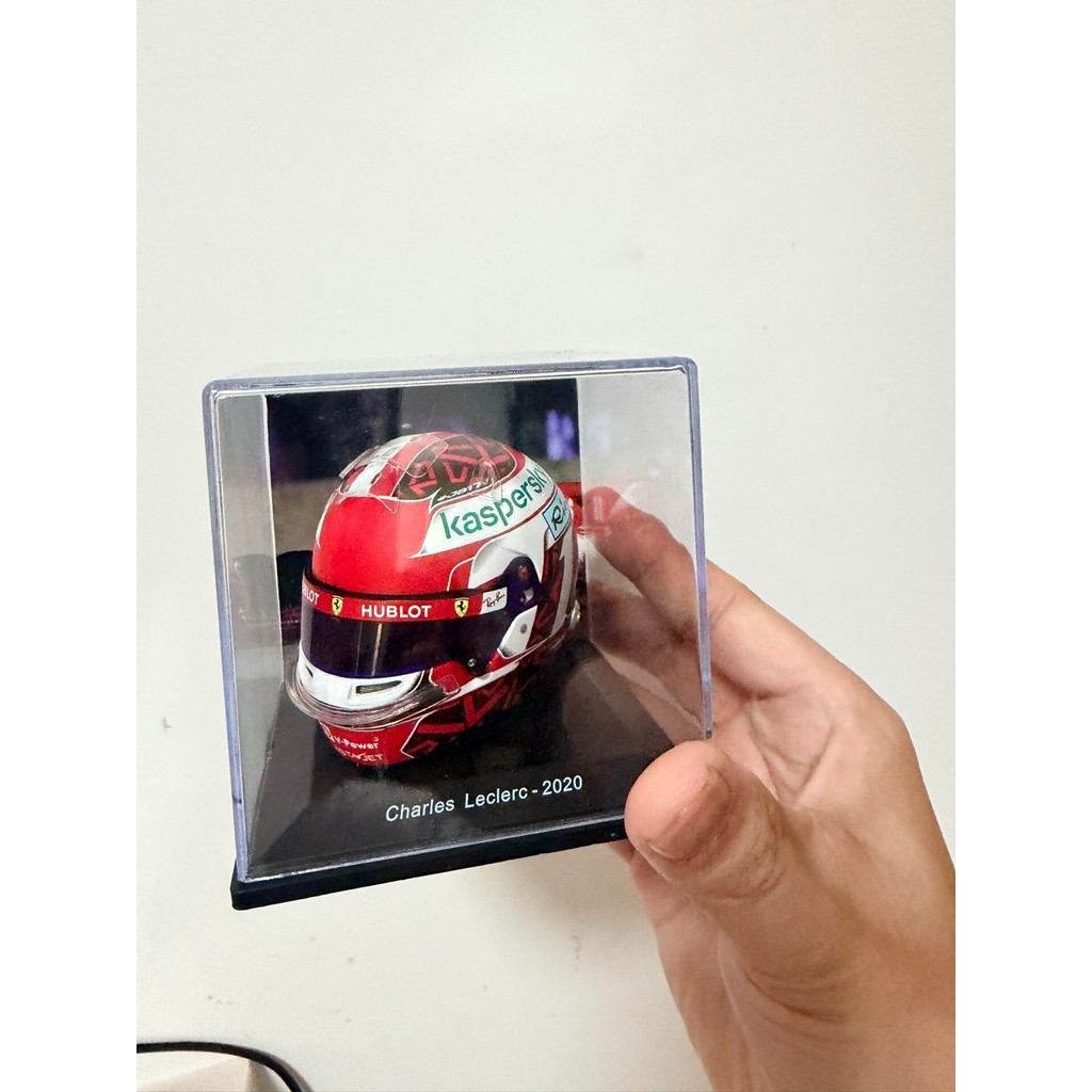 หมวกกันน็อค Spark 1/5 Ferrari SF1000 Le Claire 2020 รุ่น
