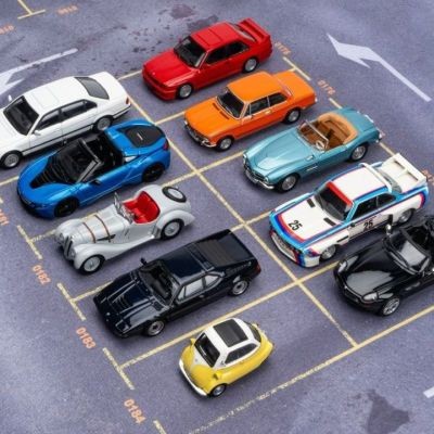 BMW 1: 64 BMW รถเดิมรุ่น M1 M3 Z8 i8 328 โมเดลรถโลหะผสม โมเดลรถจําลอง Out of Print Model