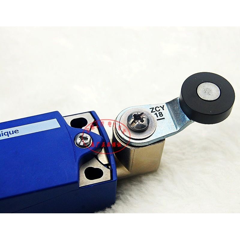 สวิตช์จํากัดสวิตช์เดินทาง Schneider ของแท้ของแท้ XCK-P2118 (ZCP21+ZCY18)