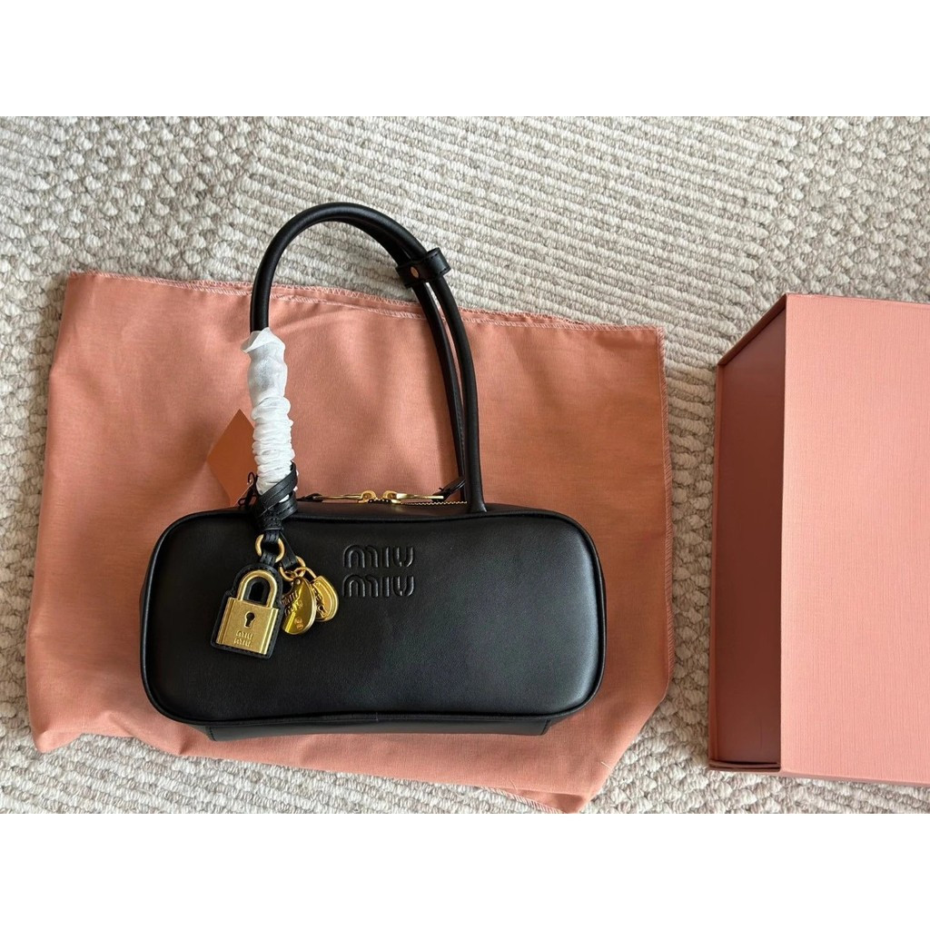 Miumiu Miumiu Bowling Briefcase กระเป๋าถือกระเป๋าสะพายไหล่ FUXP