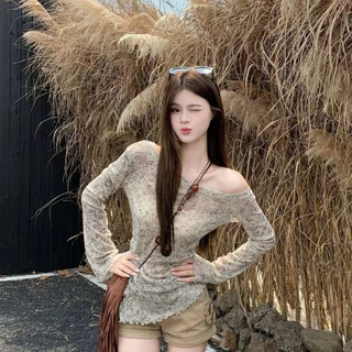 Kitty พร้อมส่ง🌸เสื้อยืดผู้หญิง🌸เสื้อปาดไหล่แขนยาว สไตล์ลำลอง สีมัดยอม ผ้านิ่มมาก เสื้อครอปรัดรูป แต่งตัวไปเที่ยว