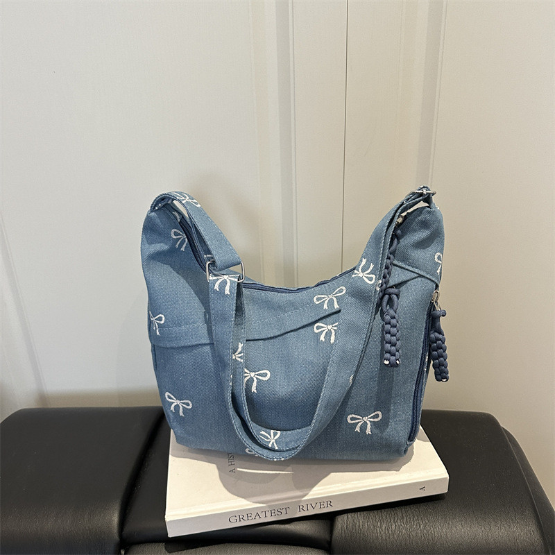 Retro Denim Bow One-Shoulder Messenger กระเป๋าสบายๆขนาดใหญ่ความจุ Commuter Underarm Canva