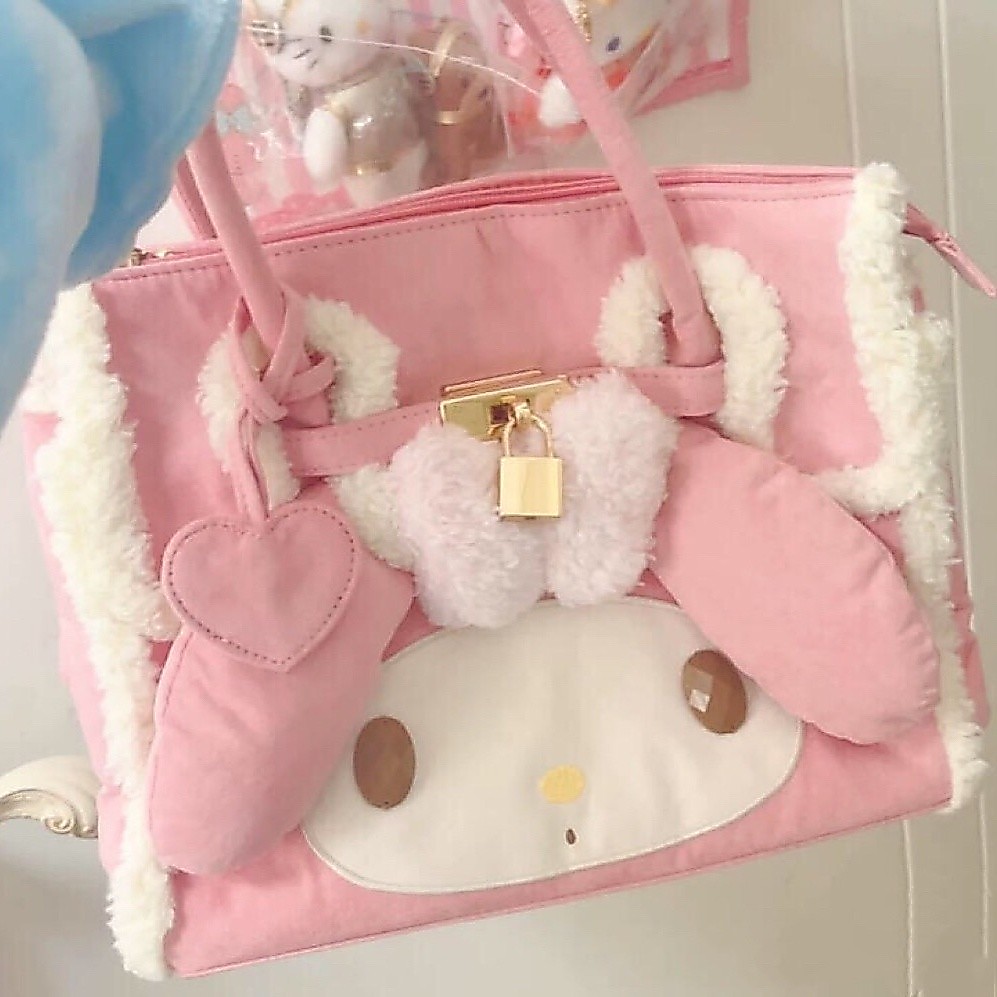 ตุ๊กตา HelloKitty ปักโบว์ สไตล์น่ารักและหวาน