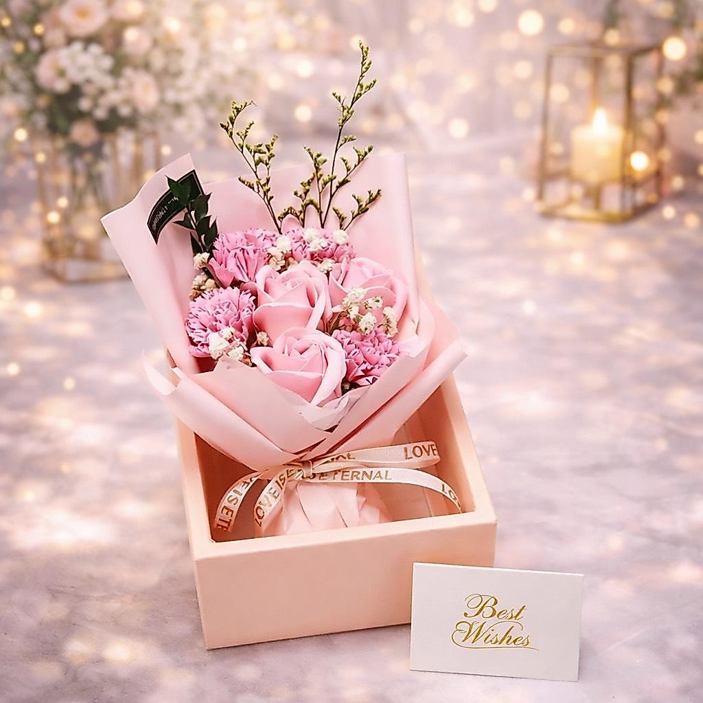 กุหลาบบรวม 7 ดอก+กล่อง+ไฟ+ถุงหน้าใส่หิ้วได้ ประกอบมาให้เสร็จแล้วพร้อมส่ง