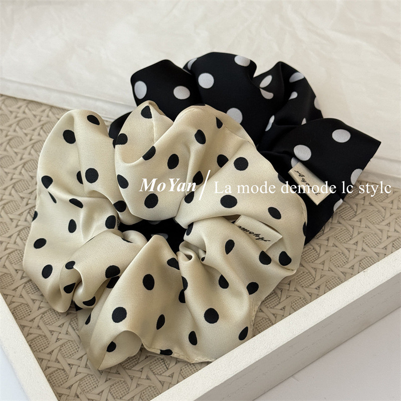 Polka Dot Scrunchy สีดำและขาว มัดผมได้ง่าย สไตล์เกาหลี อารมณ์อ่อนโยน ใช้ได้กับทุกโอกาส