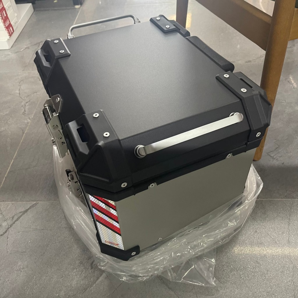 Out Carrot LOBOO 45L Tail Box ใหม่เอี่ยม