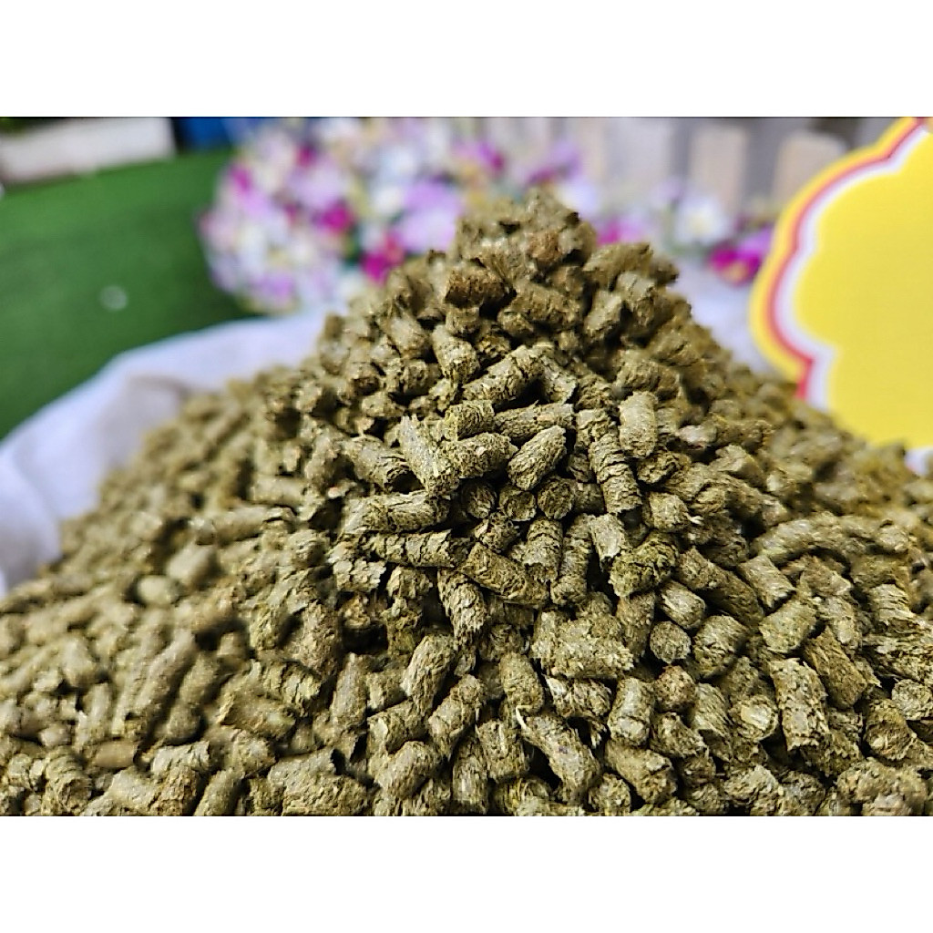 ทิมโมธีพรีเมี่ยมอัดเม็ด 1kg. ผลิตจากหญ้าทั้งฟ่อน ไม่ใช่เศษผง!!