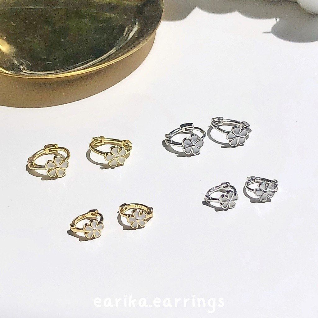 earika.earrings - white pearl puffy heart ต่างหูแป้นรูปหัวใจสีมุกขาว ก้านเงินแท้ชุบทองคำขาว เหมาะสำหรับคนแพ้ง่าย