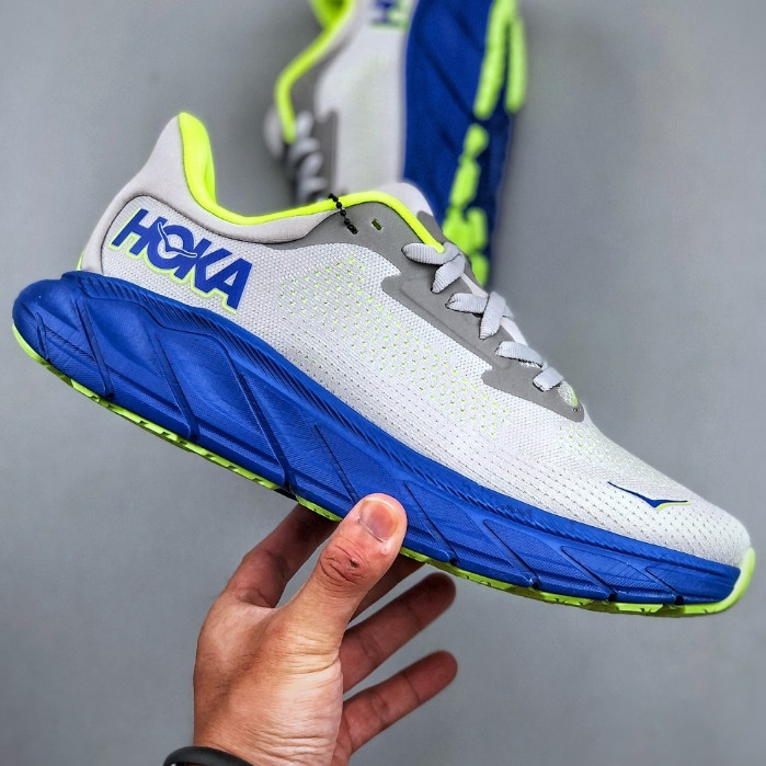 Hoka Arahi 7 รองเท้าวิ่งสำหรับทั้งผู้ชายและผู้หญิง