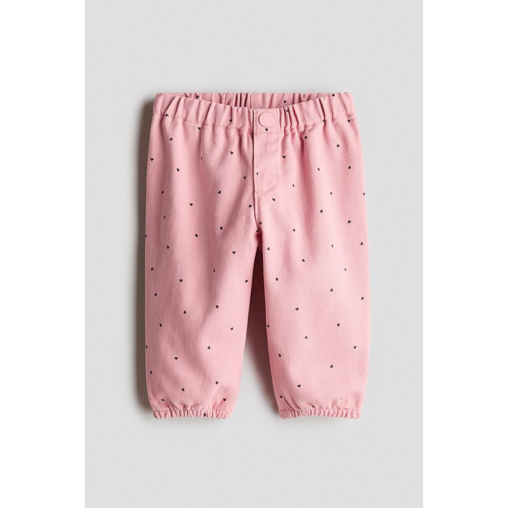 H&M(เอชแอนด์เอ็ม) กางเกงผ้าทวิลคอตตอนพิมพ์ลาย Infants Printed cotton twill trousers 1292817_1