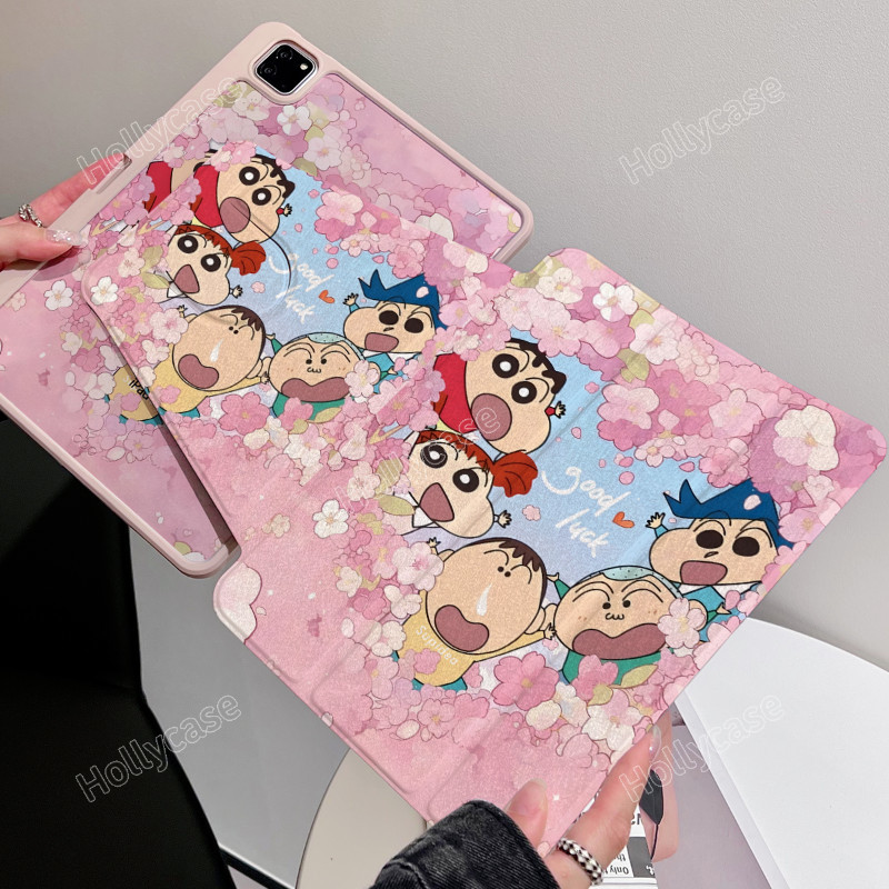 เคสไอแพด Gen11 A16 Air 7 M3 2025 Pro 11 2024 Air 6 5 4 10.9 Gen10 Gen9 Gen8 Gen7 10.2 กรณี Sakura Crayon Shin chan พร้อมที่ใส่ดินสอ 720° การหมุน