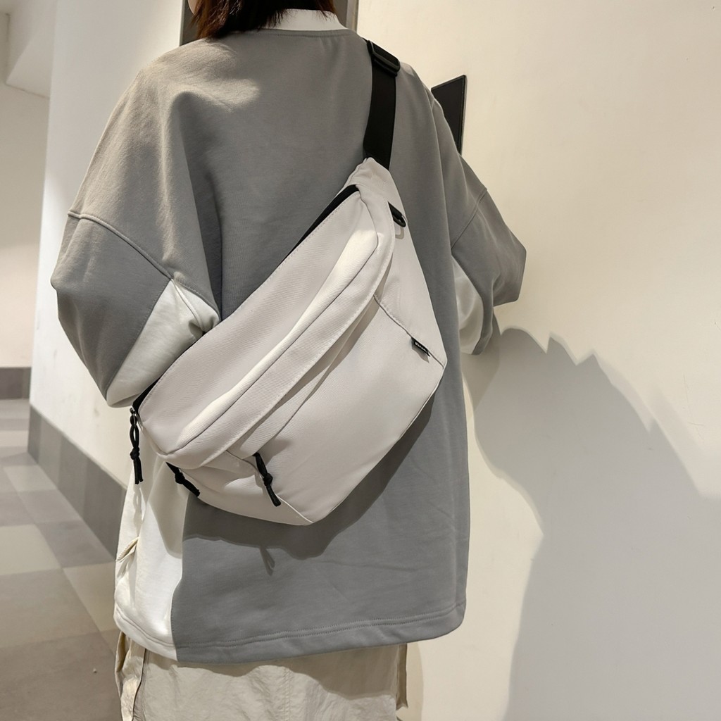 Messenger Bag ความจุขนาดใหญ่ Sports All-Match Casual Chest Bag