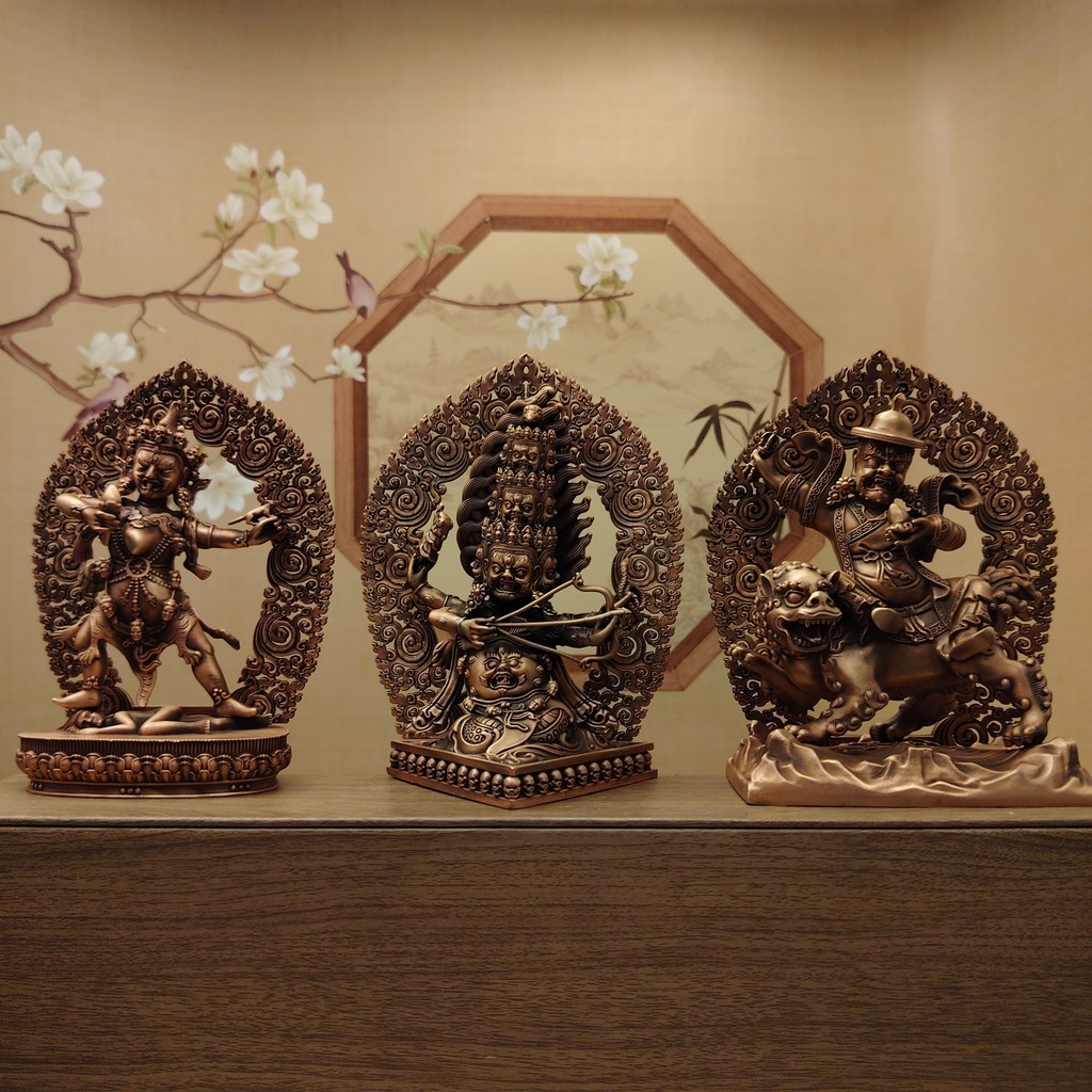 รูปเหมือนทองแดงจากเนปาล สีแดงขนาด 15 ซม., รูปปั้นมหามงคลตามหลักธรรม Nyingma, เครื่องประดับเสริมบารมี