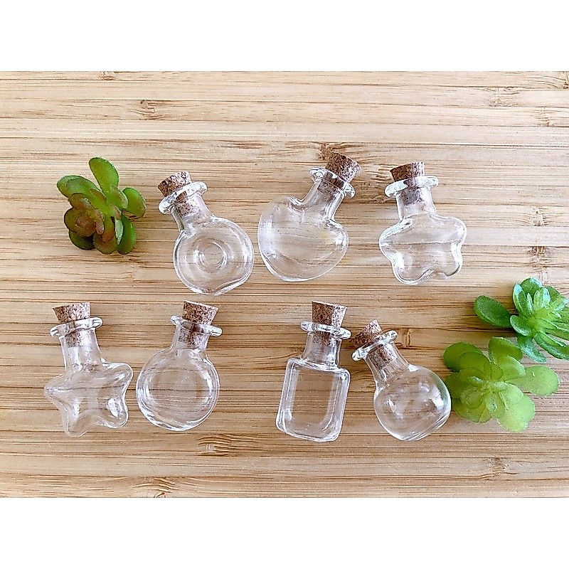 ขวดแก้วพร้อมฝาก๊อกจุกไม้ ขนาดจิ๋ว 2.5-3.0 cm. ราคา 1ชิ้น ⚡️ส่งสินค้า 3 ชิ้นขึ้นไป⚡️