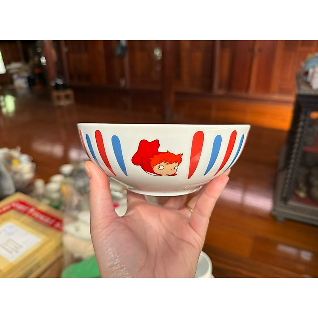 Ponyo พอนเนียว ชามมาม่า ชามแกง Studio Gibi สภาพดี มีรอยขนแมวเล็กน้อย สภาพยังใหม่ค่ะ 290 บาท