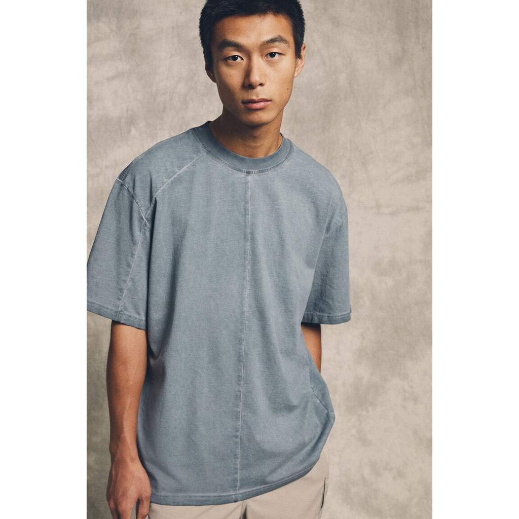 H&M(เอชแอนด์เอ็ม) เสื้อยืดทรงปกติผ้าซักฟอก ผู้ชาย 1288881_1