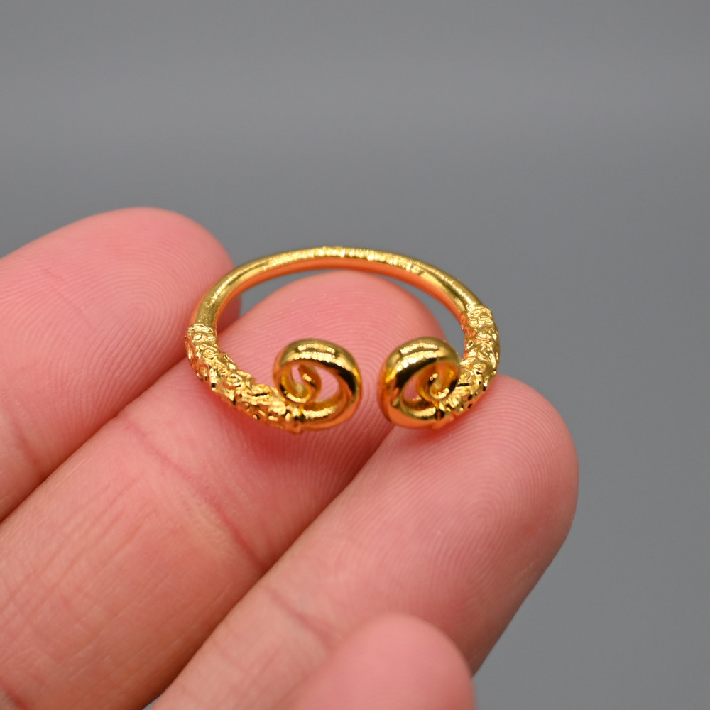 [โปรโมชั่นพิเศษ] พร้อมสต็อก 12 คะแนน ob11 อุปกรณ์เสริมเสื้อผ้าเด็ก GSC สร้อยคอคอปกตุ๊กตา bjd ymy bod