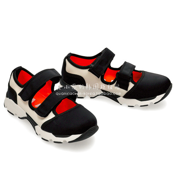 MARNI Mani รองเท้าผู้หญิง Daigou สไตล์ใหม่สุภาพสตรี Velcro หัวเข็มขัดกีฬารองเท้ารองเท้าลําลองรองเท้า