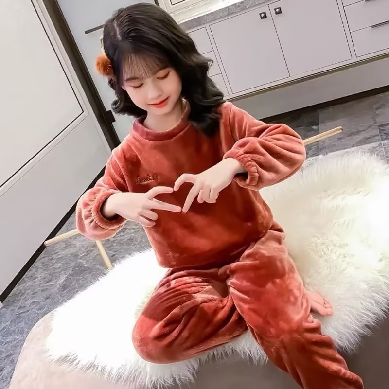 ชุดนอนฤดูหนาวสำหรับเด็ก ทำจากขนแกะซับรอบคอกันหนาว รูปที่ 3