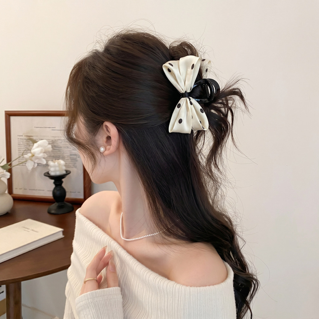 สไตล์ฝรั่งเศส Polka Dot Bow คว้าคลิปหญิงขนาดกลาง High-End ด้านหลังคลิปผม Simple All-Match คลิปฉลาม