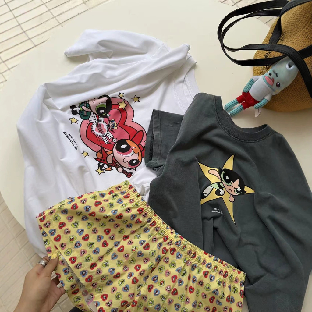 Q4C9 Little Policewoman Cartoon Print Collaboration Tee All-Matching Top+All-over printed shorts and
