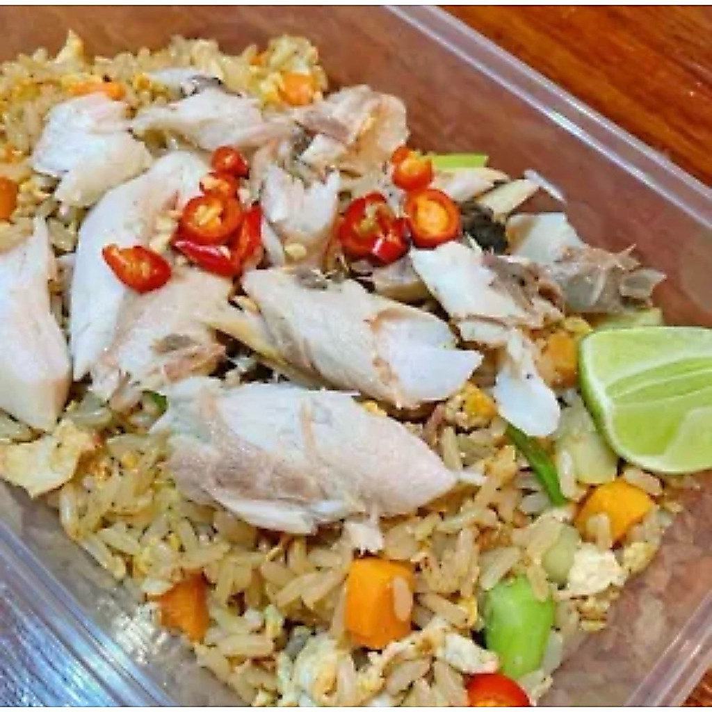 ข้าวผัดคะน้าปลาอินทรีย์ซาบะเค็ม