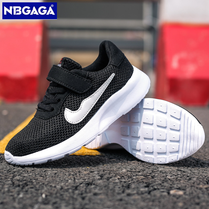 NBGAGA รองเท้ากีฬาตาข่ายระบายอากาศสำหรับเด็กผู้ชาย พื้นนุ่มเบา มั่นใจไม่ลื่น และคงทน