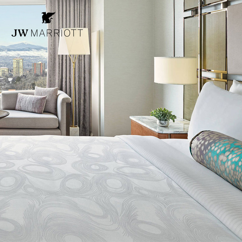 ชุดผ้าปูเตียงหรูหรา JW Marriott 4 ชิ้น สไตล์ซาติน โทนขาวบริสุทธิ์ สำหรับเตียงห้าดาว