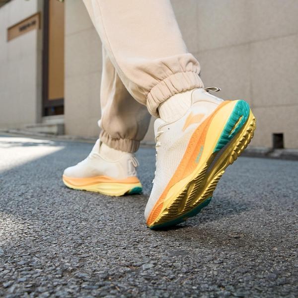 361 Degrees Fierce 4.0 ฤดูใบไม้ร่วง/ฤดูหนาวผู้หญิงรองเท้าวิ่งกันน้ํากันกระแทกรองเท้ากีฬาน้ําหนักเบา 