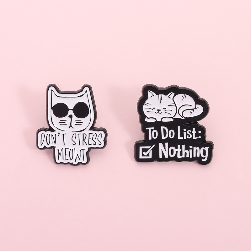 เครื่องคล้องเข็มกลัดแมวสีขาวแบบโลหะ ใช้ได้กับกระเป๋าเป้สะพายหลัง เป็นของขวัญน่ารัก