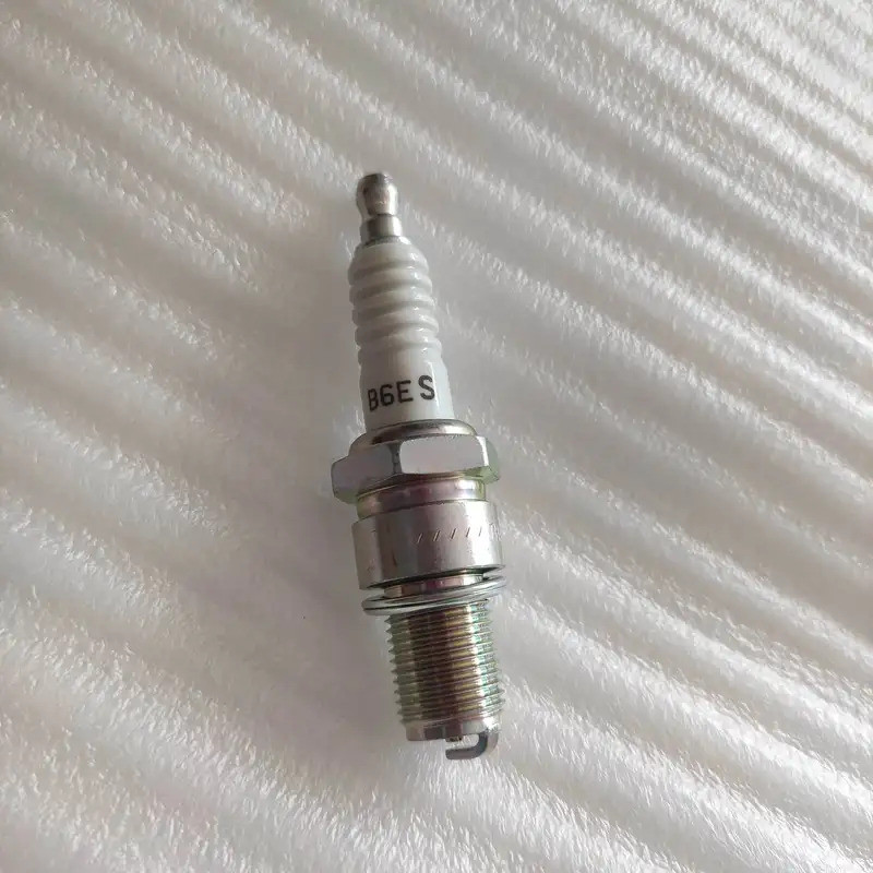 B6ES SPARK PLUG FIT EH12 4.0HP ROBIN ชิ้นส่วนเครื่องยนต์ 065-01401-00