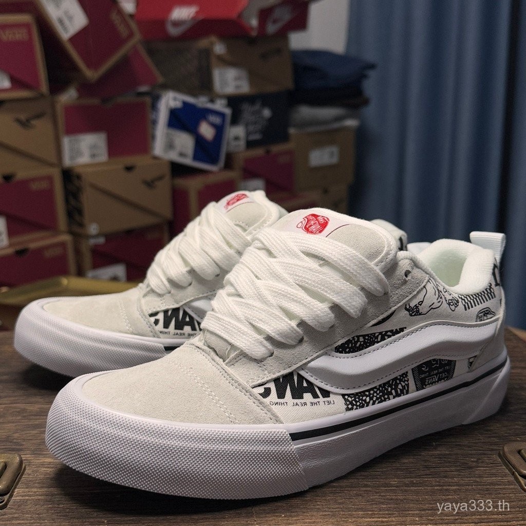 Vans Knu Skool CL Ono Co-Branded รองเท้าผ้าใบสีขาวรองเท้าผ้าใบรองเท้าลําลอง "Simple Version Pop Mart