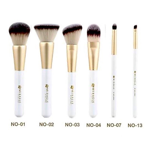 Mei linda Miracle Brush / แปรงแต่งหน้า เมลินดา รุ่น มิราเคิล (ด้ามขาว)
