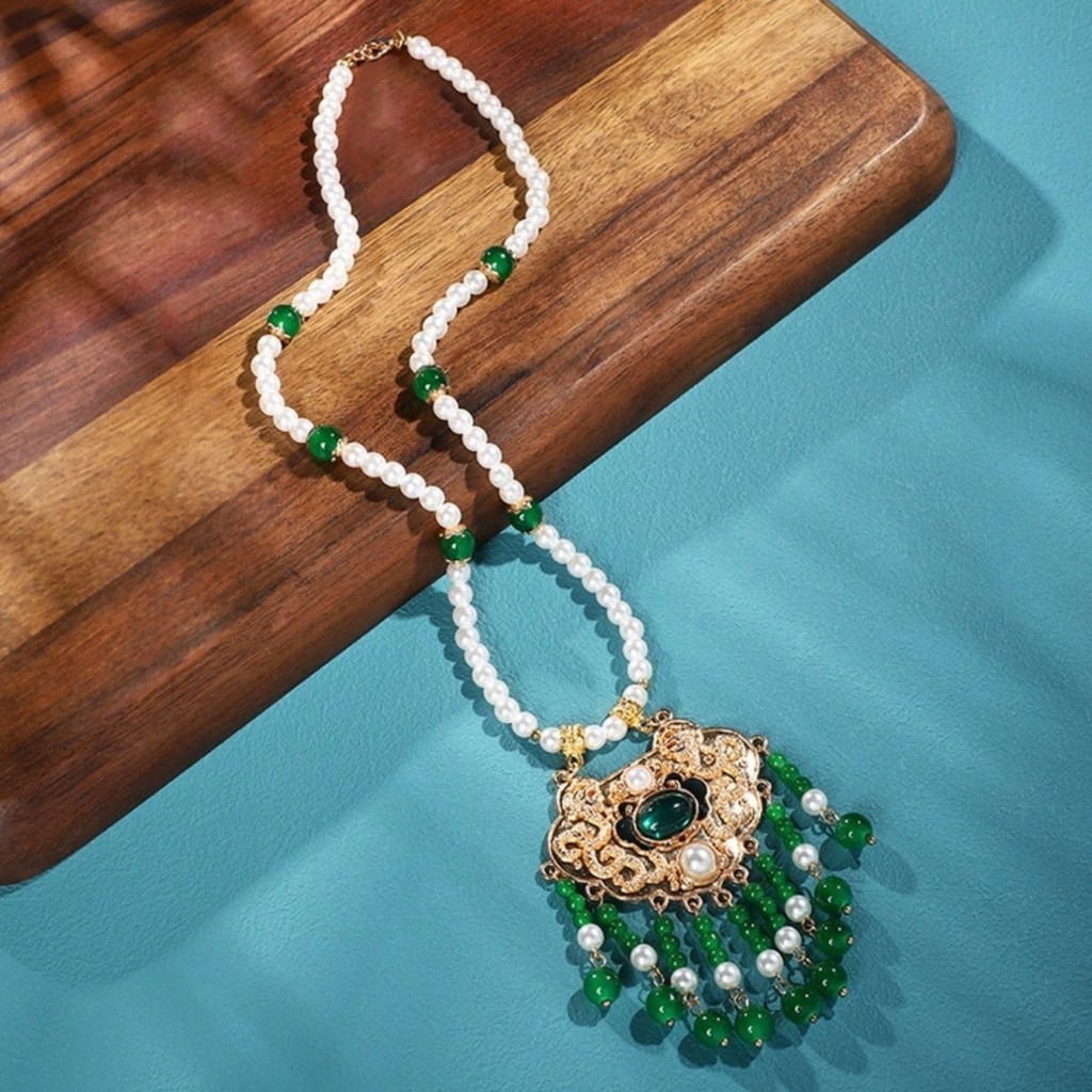 2024 เด็กโบราณ Hanfu สร้อยคอพู่กลับ Cloud สีเขียว Ming Made Yingluo อุปกรณ์เสริมปลอดภัยล็อคจี้ Hanfu