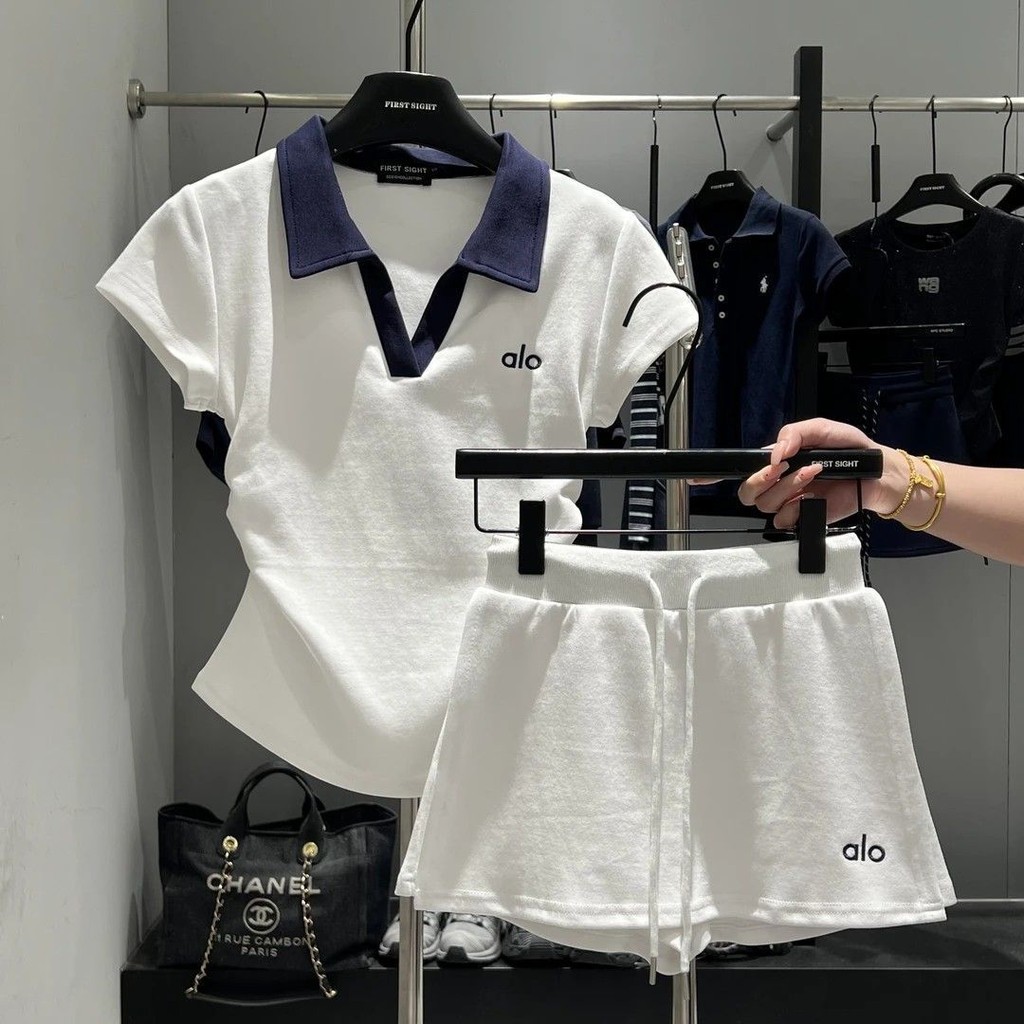 เสื้opoโลสีตัดทึ่มแบบคลาสสิก และกระโปรง - รูปที่ 2