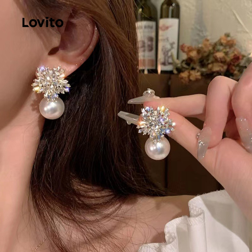 (NEW) Lovito ต่างหูมุกดอกดาวหรรษาแบบสบาย ๆ LFA96286
