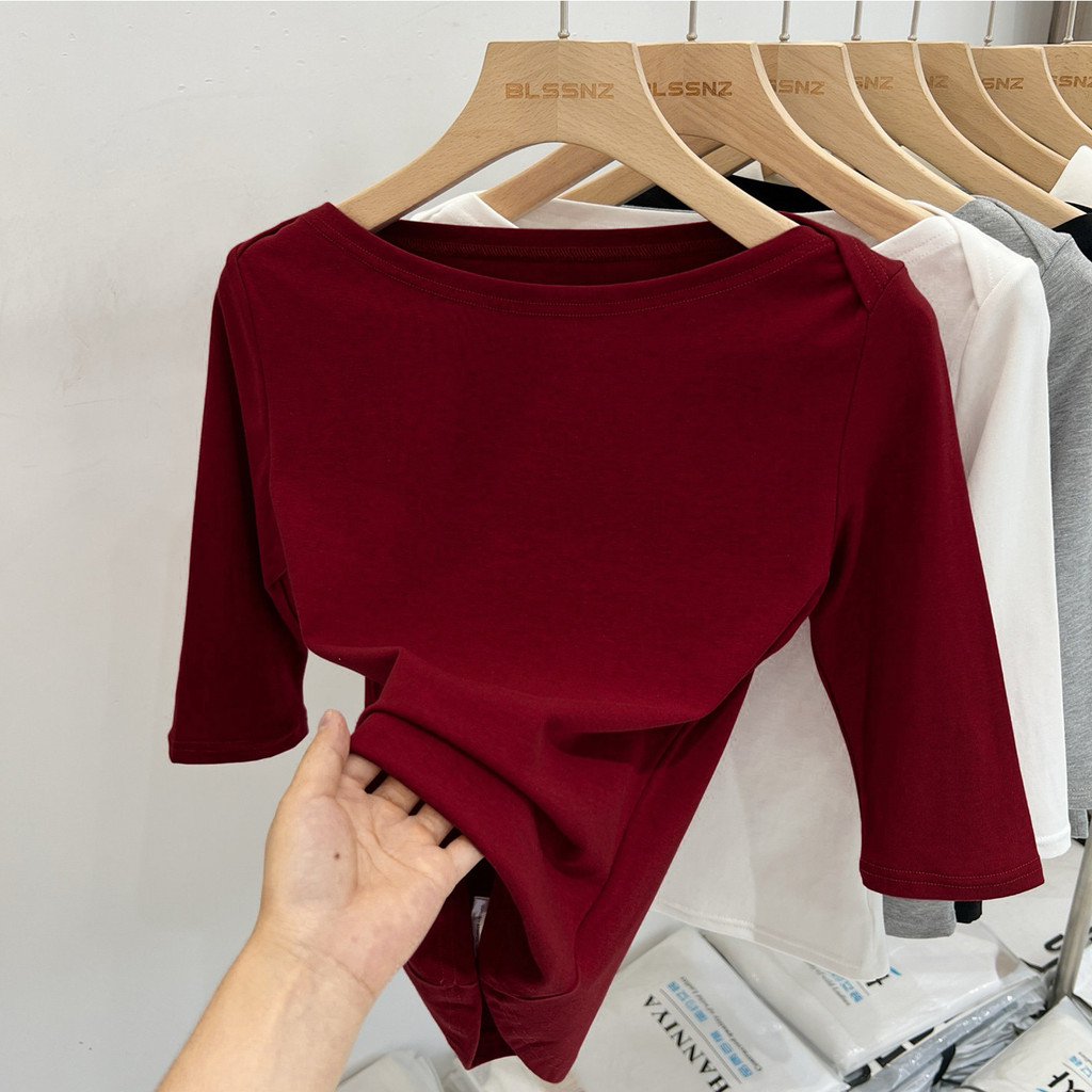 เสื้อยืดแฟชั่นสำหรับผู้หญิง สีทึบ ทำจาก.modal ออกแบบปิดไหล่ครึ่งแขน สวมใส่ภายในได้