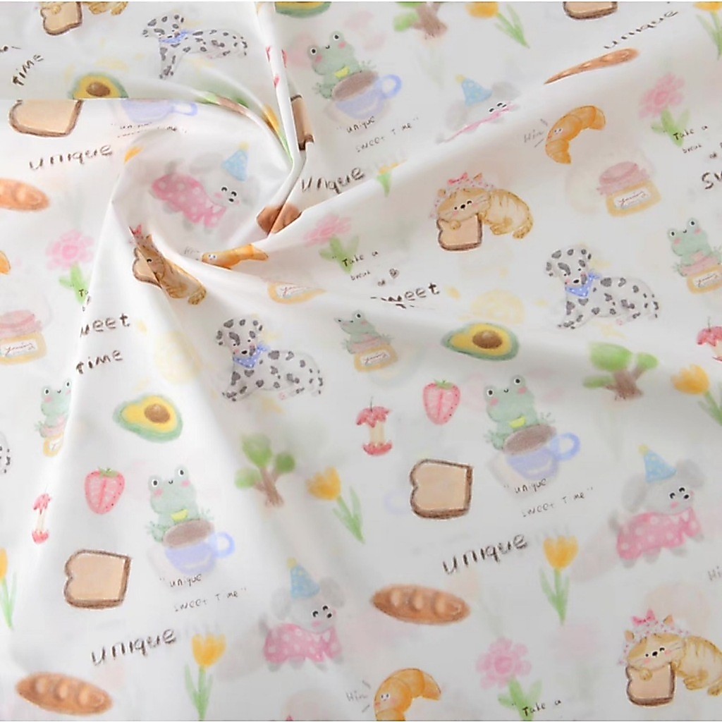 ผ้าคอตตอน 100% cotton poplin  ตัดขายเป็นเมตร หน้ากว้าง 145 เซนติเมตร พิมพ์ลาย sweet time