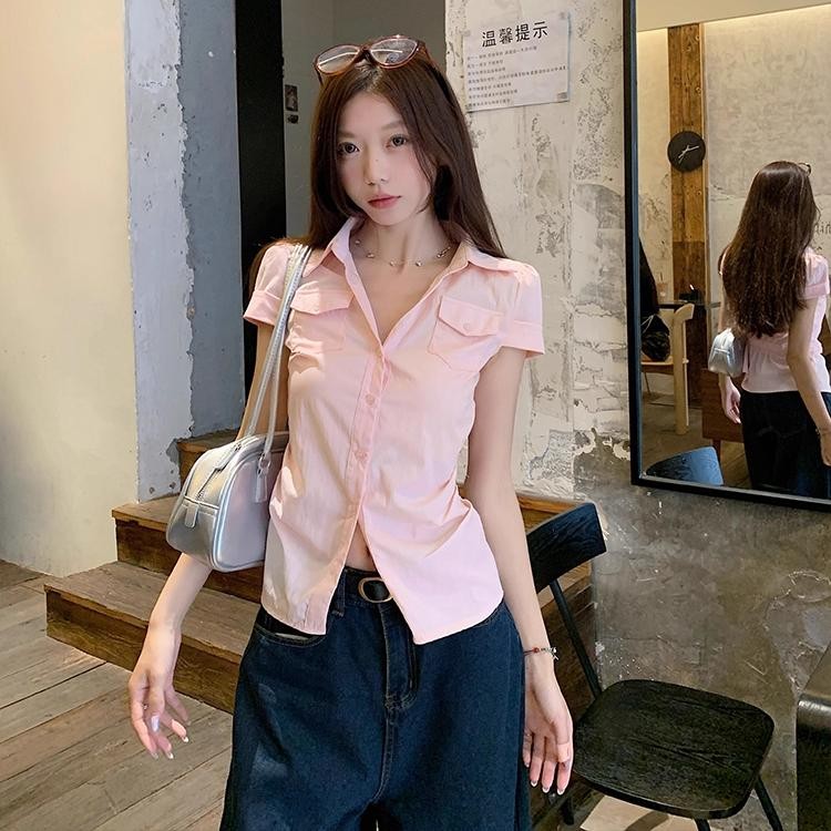 เสื้อเชิ้ตแขนสั้นทรงเข้ารูปดีไซน์สาวฮอตจีบช่วงเอวเข้ารูปเก๋ไก๋สำหรับผู้หญิง