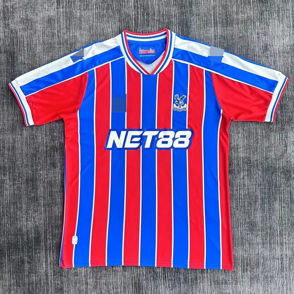 เสื้อฟุتบอลCrystal Palace FC ฤดูกาลใหม่ สามารถปรับแต่งชื่อและหมายเลขได้ มีให้เลือกหลายไซส์