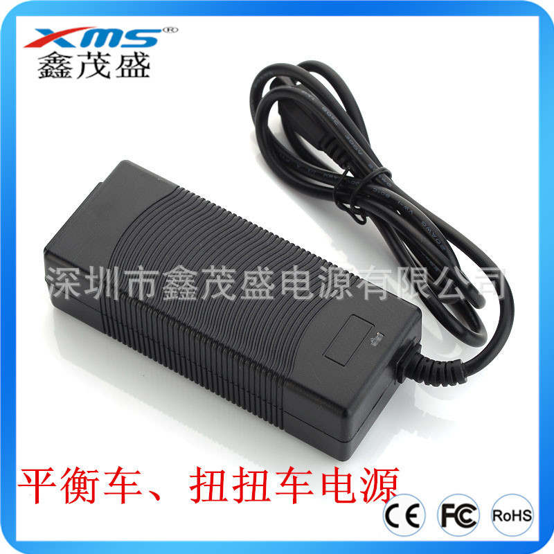 ที่ชาร์จรถสำรอง 42V 1.5A กับระบบสมดุลสองวงจร 36V สำหรับชาร์จแบตเตอรี่ภายในรถยนต์