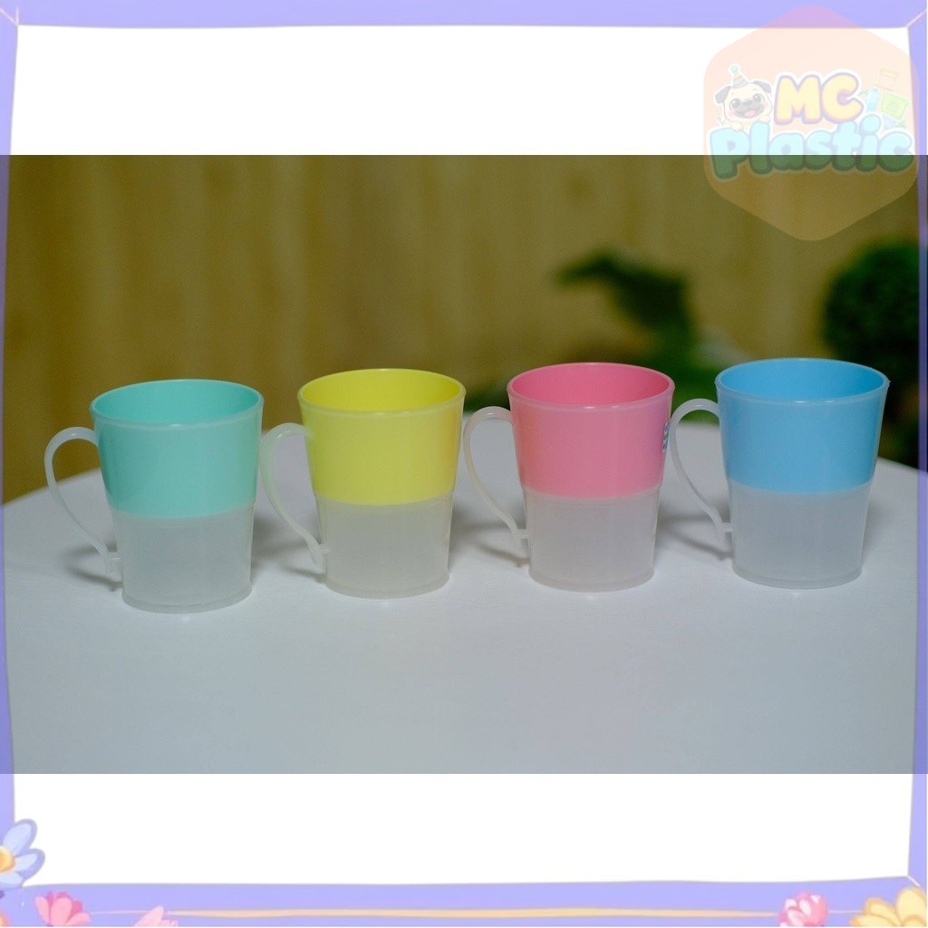แก้วน้ำดื่ม มีหูจับ 2สี มี4สีให้เลือก ไม่แตกง่าย หนา แข็งแรง