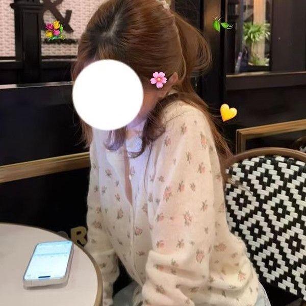 [กลาม] สไตล์เกาหลีสวยสีขาวดอกไม้ถักคาร์ดิแกนแจ็คเก็ตผู้หญิงต้นฤดูใบไม้ผลิออกแบบซอกสวมใส่ด้านนอกหลวม ผอมลง ดูด้านบน