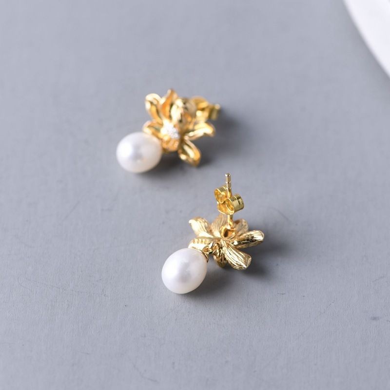 Fgb2025 สไตล์ใหม่ผู้หญิงแฟชั่น Gold-Plated Lotus ต่างหูมุกน้ําจืด S925 เงิน Lotus Lotus Lotus ต่างหู